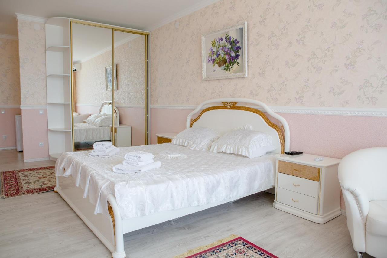 Kolyada Hotel Odessa Phòng bức ảnh
